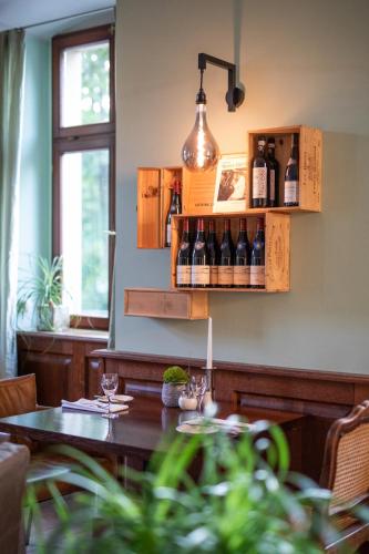 Schlosshotel Bad Neustadt - image 12