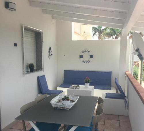  Beach House Casuzze, Ferienwohnung in Villaggio Azzurro