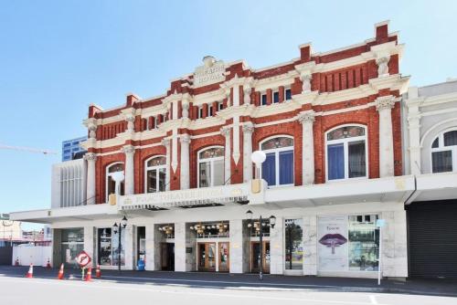 City Center 2bdr apartment with views