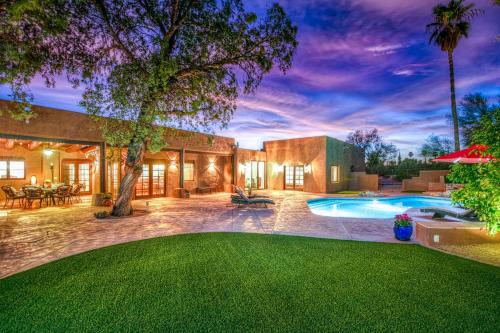 Hacienda Panorama Estate in Casas Adobes