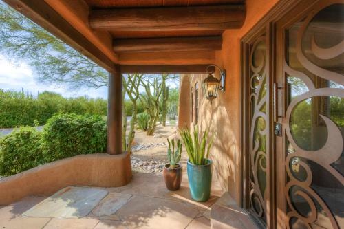 Hacienda Panorama Estate in Casas Adobes