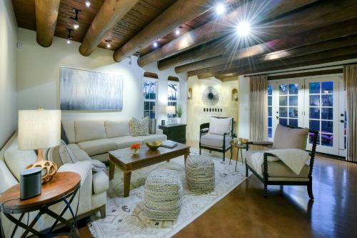 Hacienda Panorama Estate in Casas Adobes