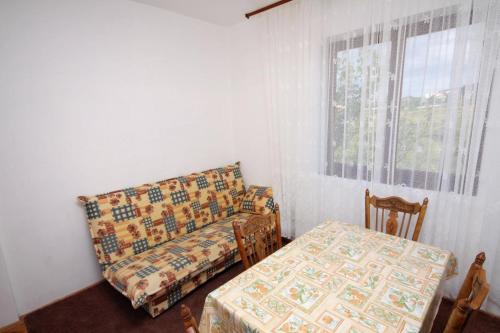 Apartments with a parking space Palit Rab - 5048 - image 4