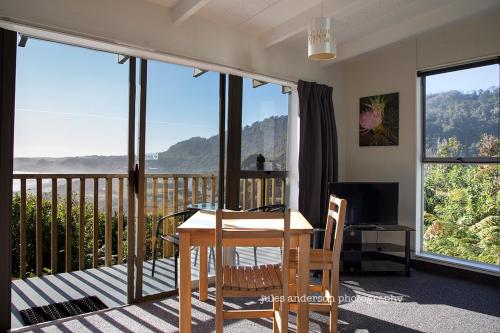 One-Bedroom Cottage - Blowholes View