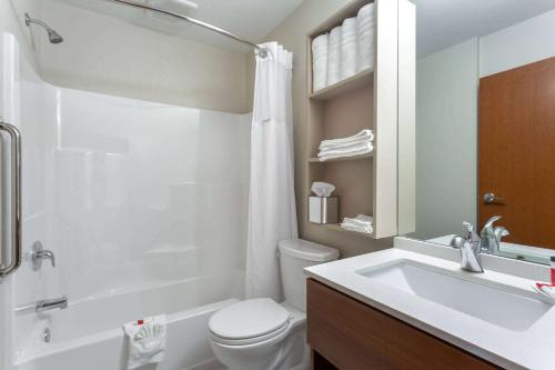 Microtel Inn & Suites by Wyndham Niagara Falls in Niagara Falls, USA