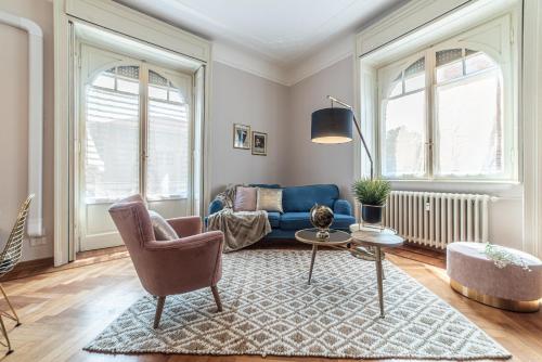 JOIVY Sophisticated 3-bed flat with desk