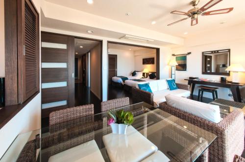 2 bedrooms, 4 beds