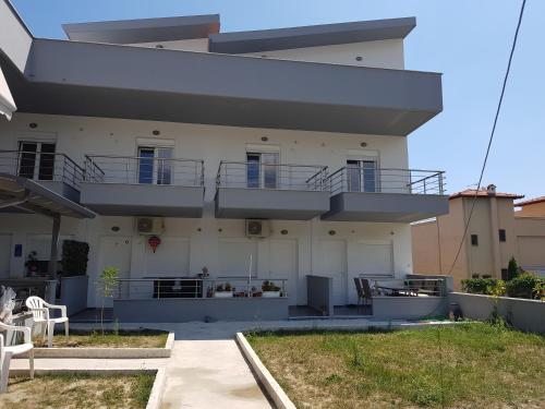  La Srb in Leptokaryá