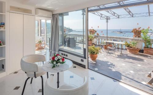 Miramare Hotel - image 7