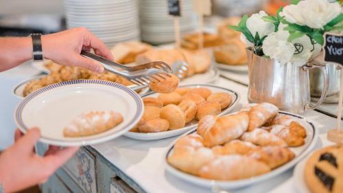 Miramare Hotel - image 4