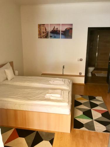 1 queen bed