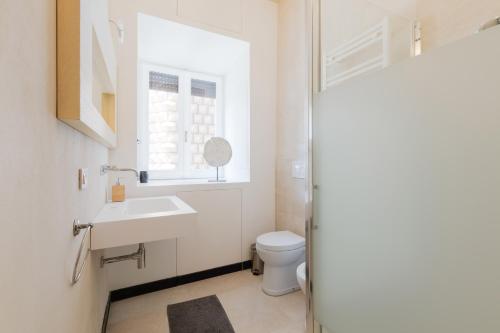 Rome As You Feel - Torre Argentina Art Apartment - image 10