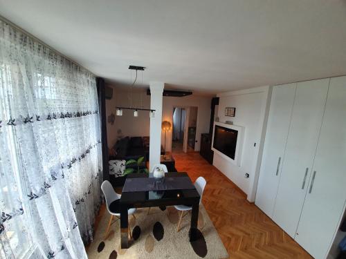 Apartment New Belgrade Home - image 3