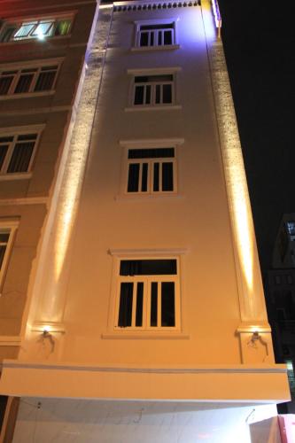 LEE HOTEL – Ho Chi Minh City