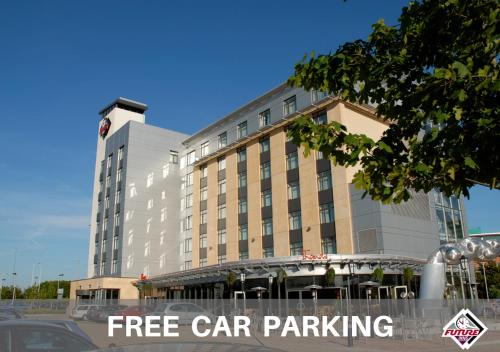 Future Inn Cardiff Bay - image 2