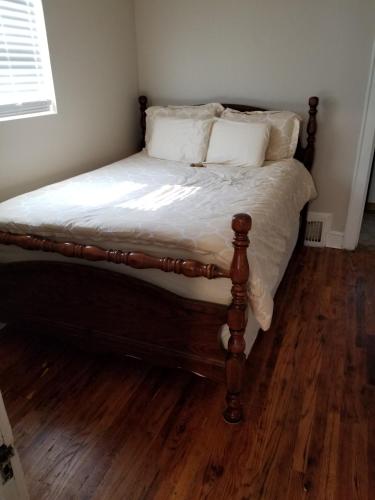 514 w 23rd st Room Type - Studio Apartment