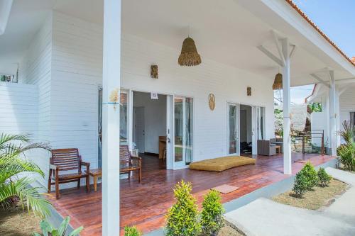 Sanghyang Bay Villas - Tap to explore photos