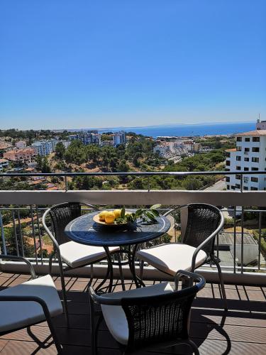 ระเบียง/ชานเรือน, Superb view over Cascais and the Ocean, with wonderful balcony in ไบร์โร เด เซาโชเซ