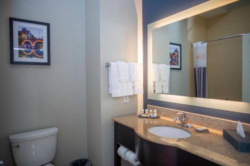 La Quinta by Wyndham Houston East at Normandy in Houston, USA