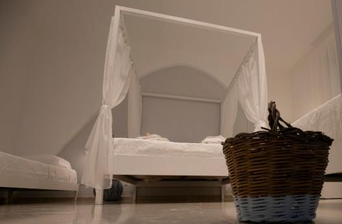Quadruple Room with Balcony image 6