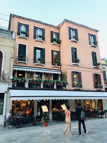 Al CINEMA ITALIA, Venice (photo 11)