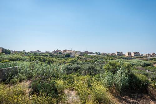 Sunset - Holiday Farmhouse with Large Private Pool in Island of Gozo