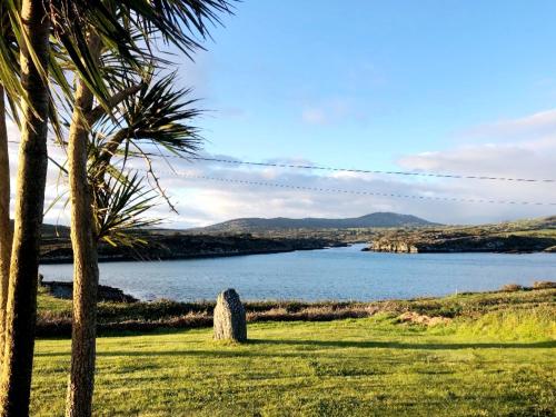 Gunpoint Lodge, Schull, West Cork with Private Pier