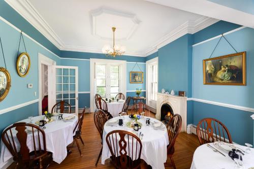 บริการและสิ่งอำนวยความสะดวก, Rosemont Inn in ยูทิกา (NY)