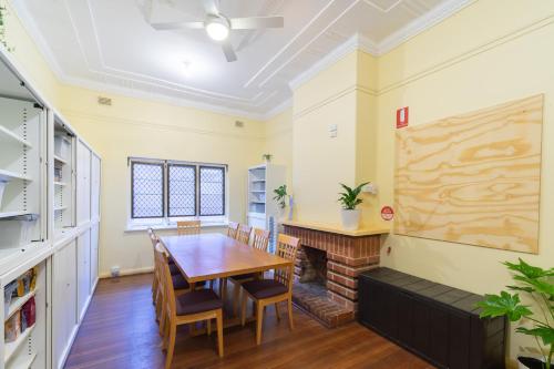 myOZexp Aberdeen Lodge in Perth