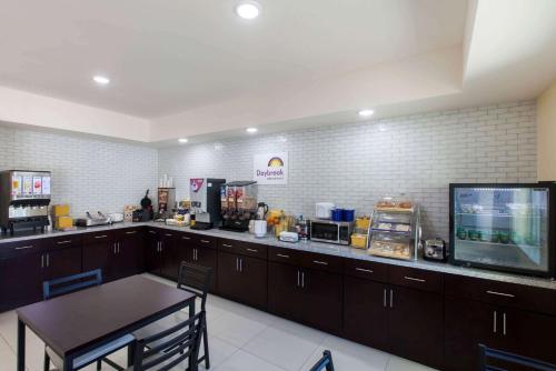 Restaurant, Days Inn by Wyndham Baton Rouge Airport near Baton Rouge Metropolitan Airport