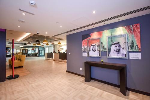 Premier Inn Dubai Investments Park - An Emirates Group Company, Dubaj (fotografie 8)