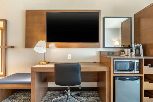 214523625 Cambria Hotel Davenport Quad Cities