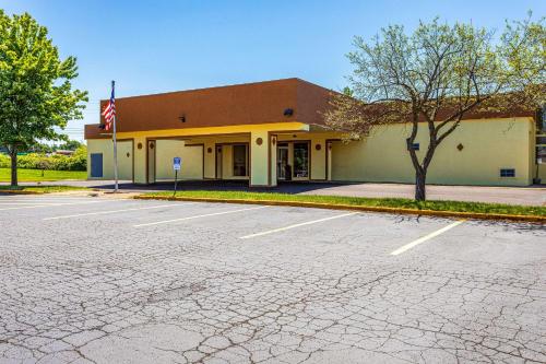 Suburban Studios in Fredonia, USA