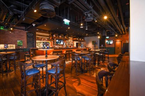 Premier Inn Dubai Al Jaddaf - 식음료(F&B)