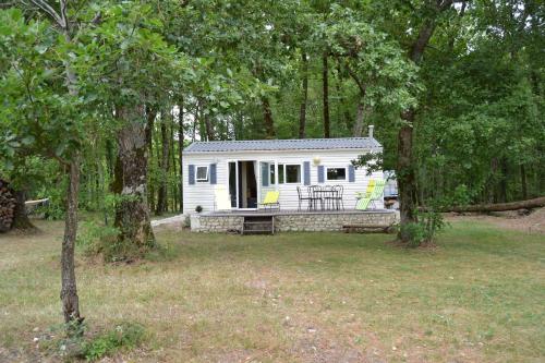 Mobile home des pins - Camping - Châtignac