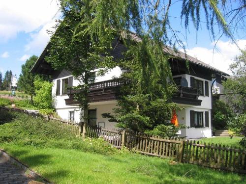 ทัศนียภาพภายนอกโรงแรม, Ferienwohnung Steinacker am Gerkenstein in นอยอัสเทนแบร์ก