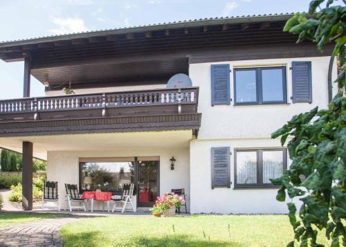 สวน, Ferienwohnung Steinacker am Gerkenstein in นอยอัสเทนแบร์ก