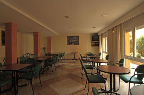 Fonda Finet - image 9