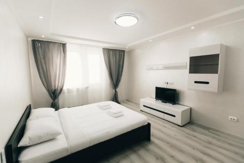 1 queen bed, 1 sofa bed