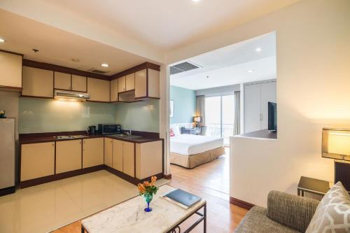 ห้องครัว, เอเวอร์กรีน เพลซ สยาม บาย ยูเอชจี (Evergreen Place Siam by UHG) in สยาม