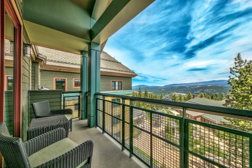 Must See Luxury Vacation Residence - Sleeps 10 Condo - image 3