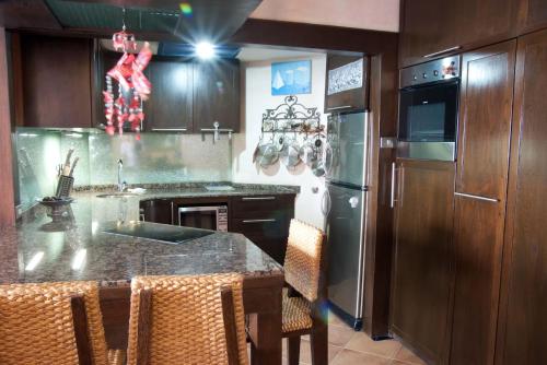 Luxury Riverview Teakwood Apartment - Great views over the river :-) Luxury Riverview Teakwood Apartment - Great views over the river :-)