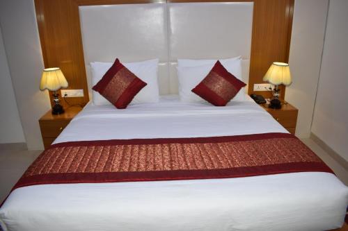 Deluxe Double Room image 3