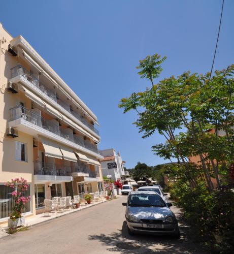 Saronis Hotel - image 14