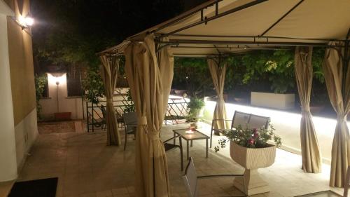 GARDEN HOUSE - Luxury Guest House - Self check-in only, Rzym