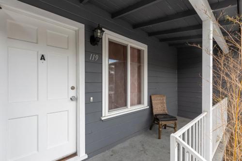 @ Marbella Lane 3BR House in Downtown Redwood City