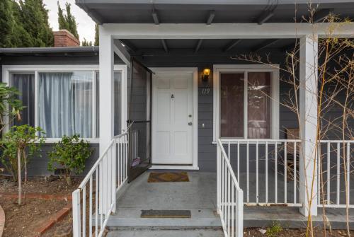 @ Marbella Lane 3BR House in Downtown Redwood City