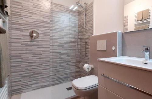 Zuhanyzó, Appartamento Pampeago 10 in Tesero