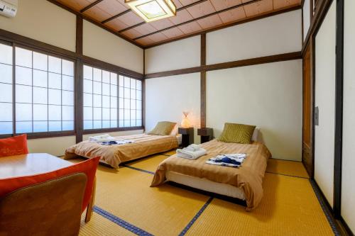 Japanese-Style Triple Room with Private Bathroom