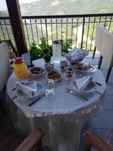 Hotel Metoxi in เพลีออน